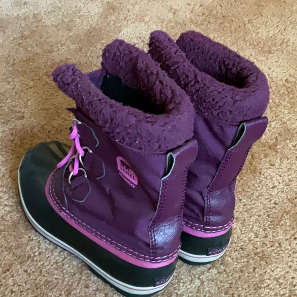 Sorel boots - Picture 2 of 4